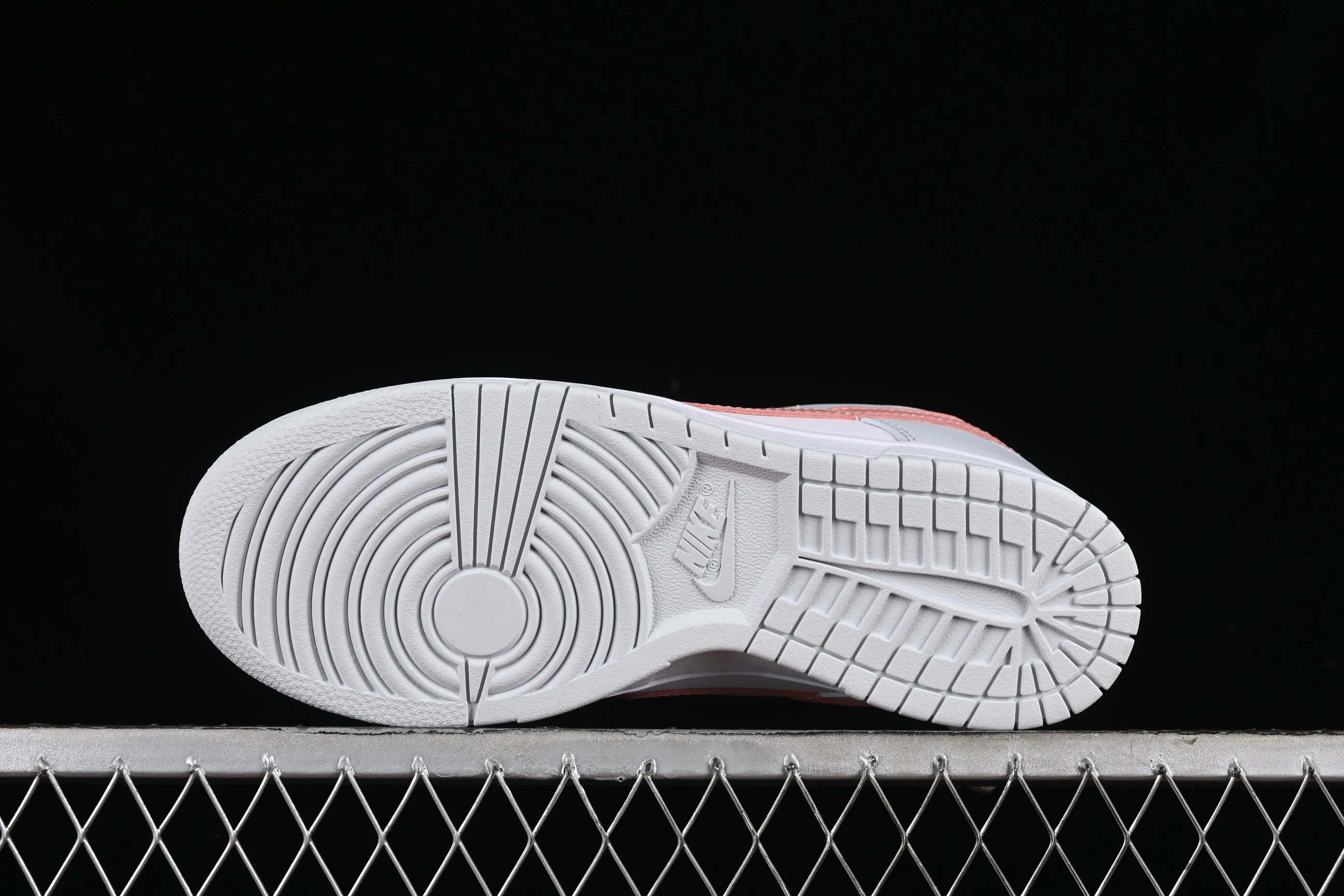 All categories Nk SB Dunk series Nk SB Dunk Low low-top sneakers Nk SB Dunk Low white gray pink SB low-top casual sneakers HF0730-160